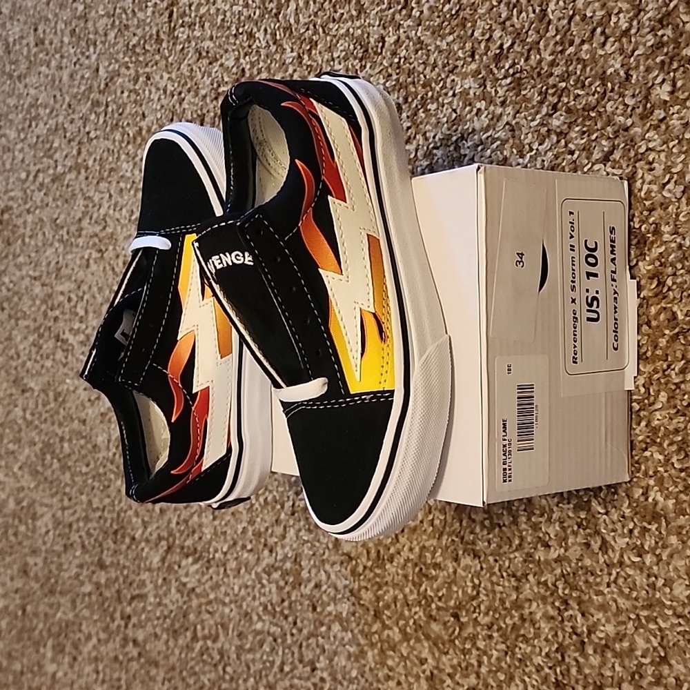 Revenge X Storm - BNWT - size 10C